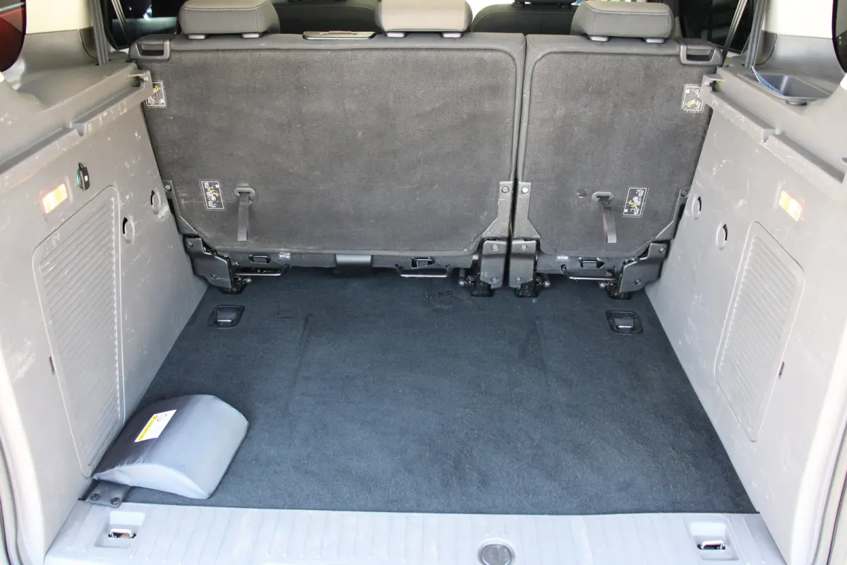 Compact 1.0 Titanium | PANODAK | DODE HOEK | PARK SENS V+A | CRUISE | CAMERA | LANE ASSIST | APPLE CARPLAY/ANDROID AUTO