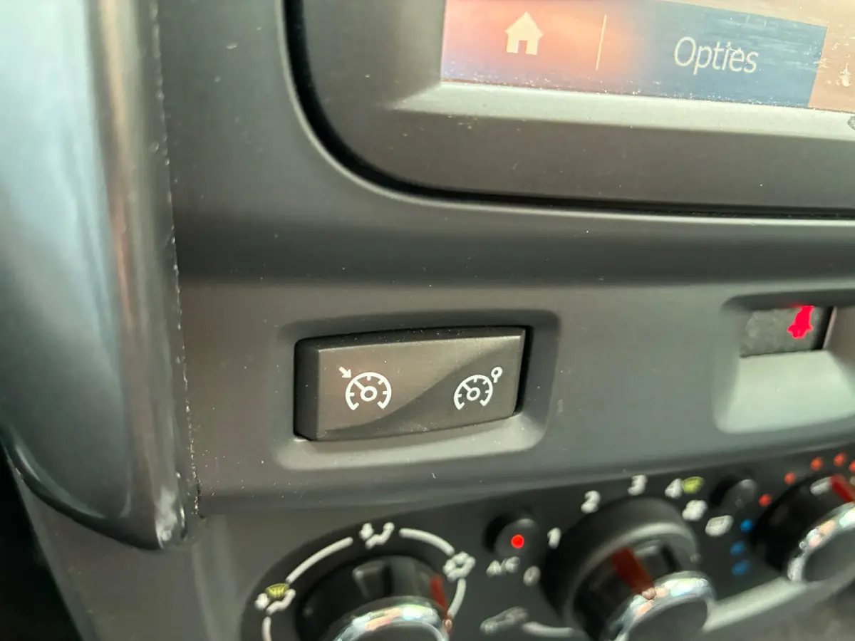 1.2 TCe 4x2 Prestige | Airco + Cruise + Navi nu € 8.975,-!!!