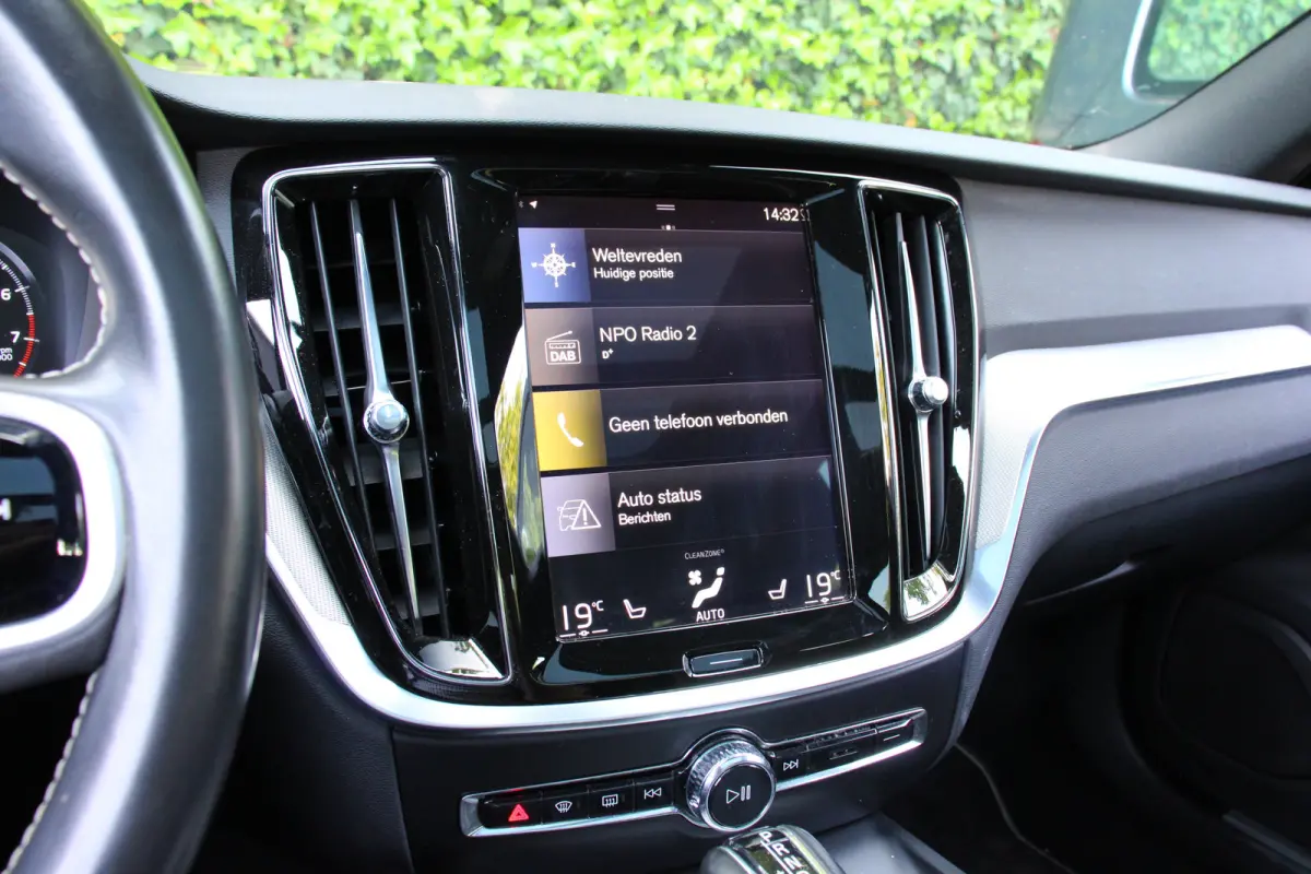 2.0 T4 R-Design | NL-AUTO! | PANODAK | ELEKTR. STOEL INCL. MEMORY | ELEKTR. TREKHAAK | STOELVERWARMING | ADAPTIVE CRUISE | DODE HOEK | LANE ASSIST