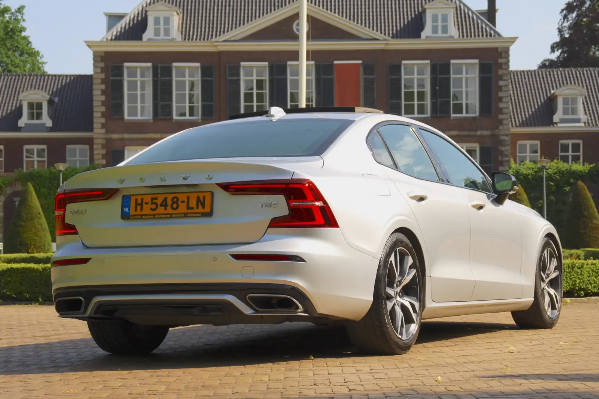 2.0 T4 R-Design | NL-AUTO! | PANODAK | ELEKTR. STOEL INCL. MEMORY | ELEKTR. TREKHAAK | STOELVERWARMING | ADAPTIVE CRUISE | DODE HOEK | LANE ASSIST