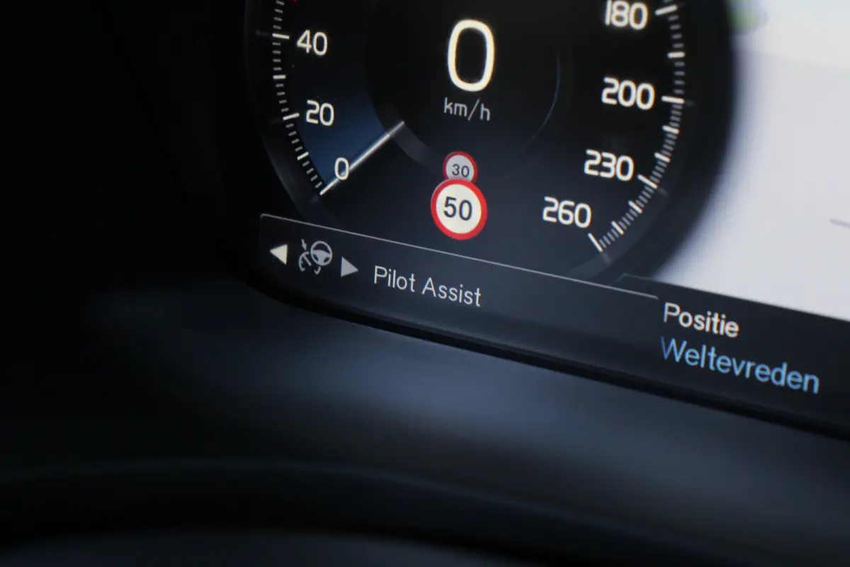 2.0 T4 R-Design | NL-AUTO! | PANODAK | ELEKTR. STOEL INCL. MEMORY | ELEKTR. TREKHAAK | STOELVERWARMING | ADAPTIVE CRUISE | DODE HOEK | LANE ASSIST