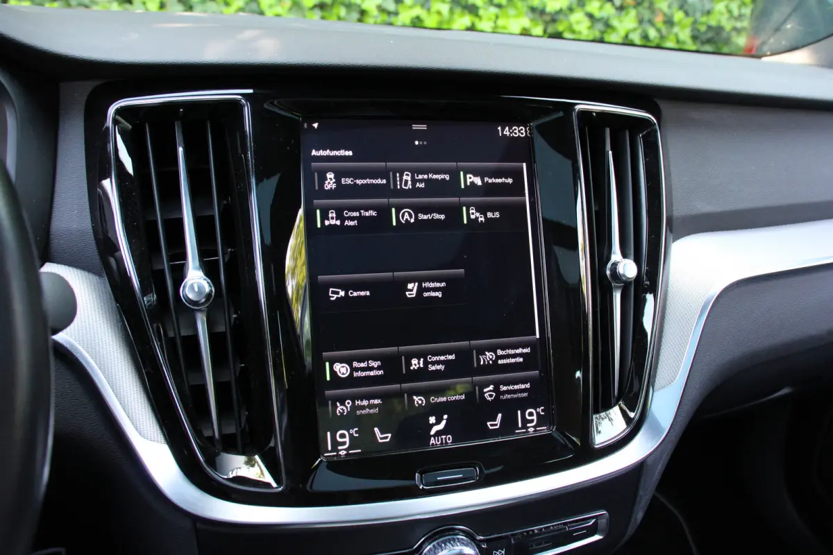2.0 T4 R-Design | NL-AUTO! | PANODAK | ELEKTR. STOEL INCL. MEMORY | ELEKTR. TREKHAAK | STOELVERWARMING | ADAPTIVE CRUISE | DODE HOEK | LANE ASSIST