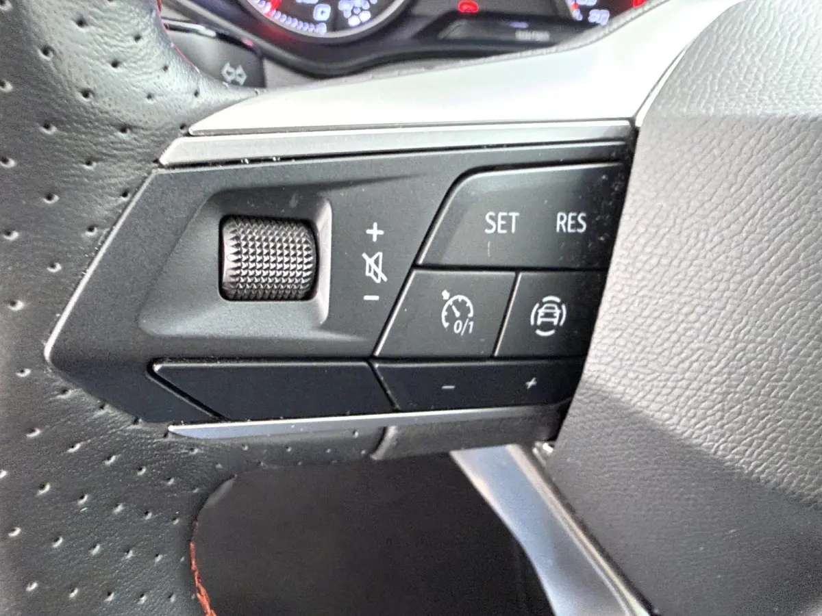 1.0 EcoTSI FR | Apple CarPlay | LED Koplampen | Climate Control |