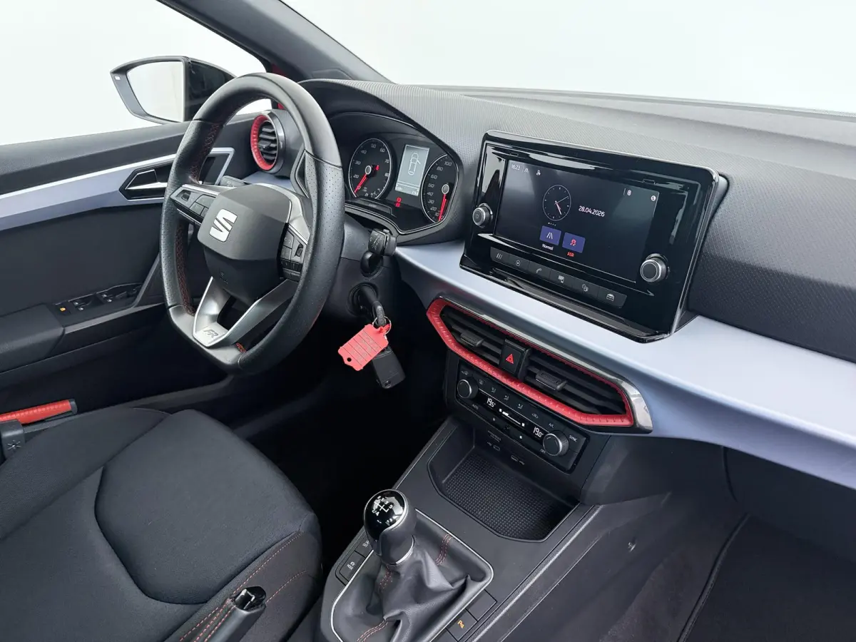 1.0 EcoTSI FR | Apple CarPlay | LED Koplampen | Climate Control |
