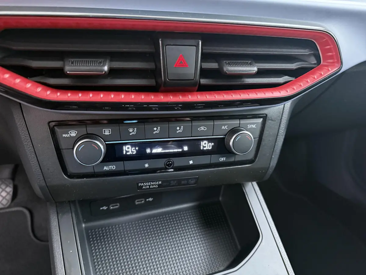 1.0 EcoTSI FR | Apple CarPlay | LED Koplampen | Climate Control |