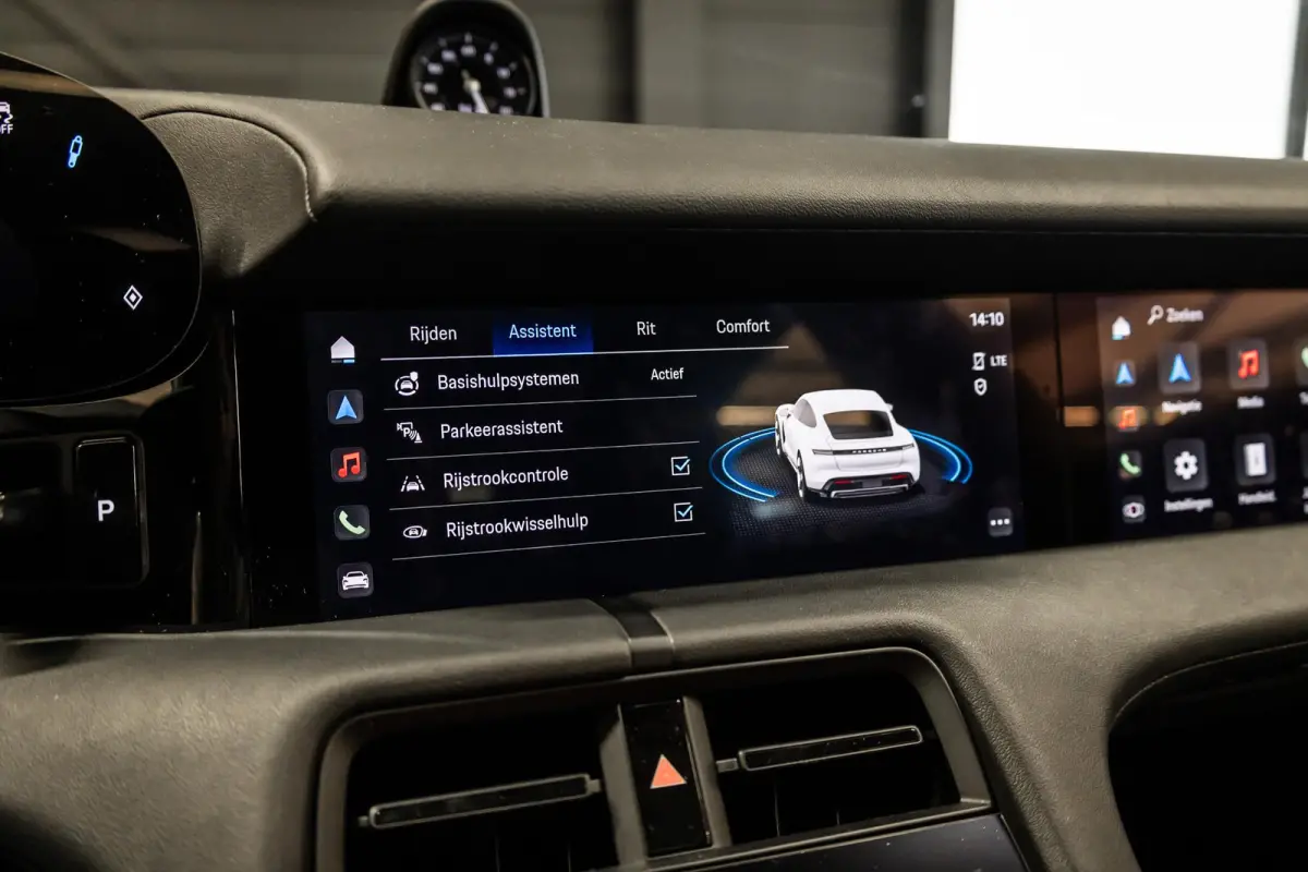 Performance 93 kWh Passenger Display | Pano | Chrono | 360 Camera