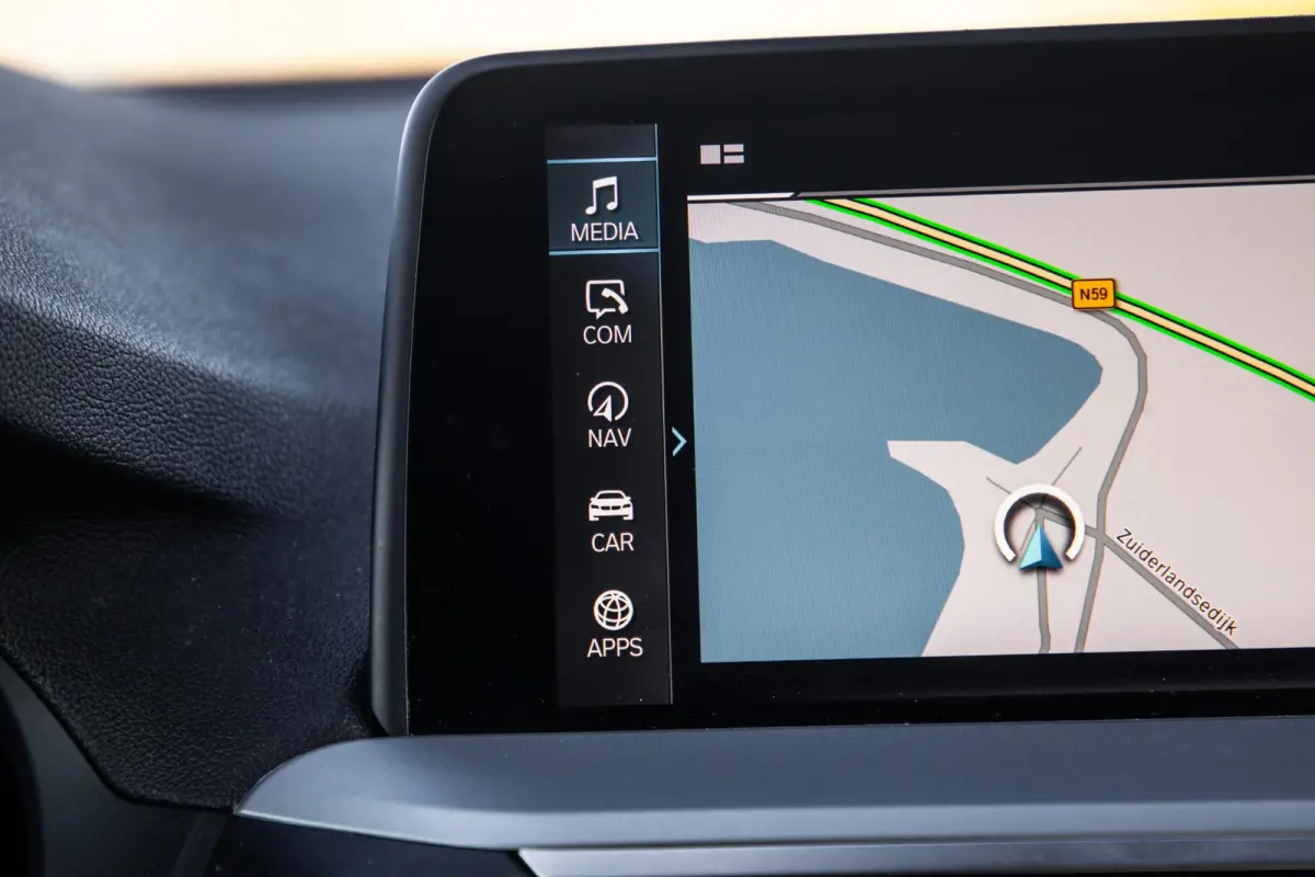 xDrive30e Executive BLACK LINE / PANORAMA DAK / CARPLAY / LEER / STOELVERWARMING / CAMERA