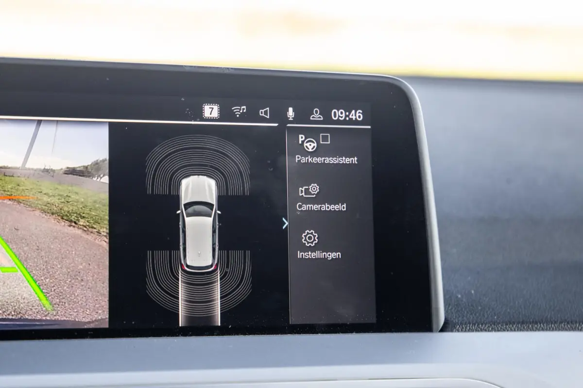 xDrive30e Executive BLACK LINE / PANORAMA DAK / CARPLAY / LEER / STOELVERWARMING / CAMERA