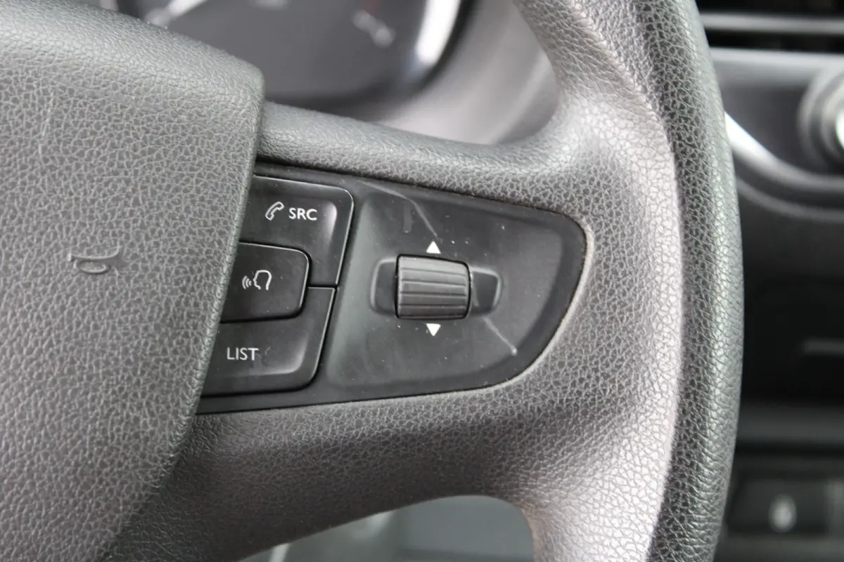 L3 2.0 CDTI 145 PK | TREKHAAK | NAVI | RVS IMPERIAAL | BETIMMERING | COMFORT WAND | APPLE CARPLAY/ANDROID AUTO |