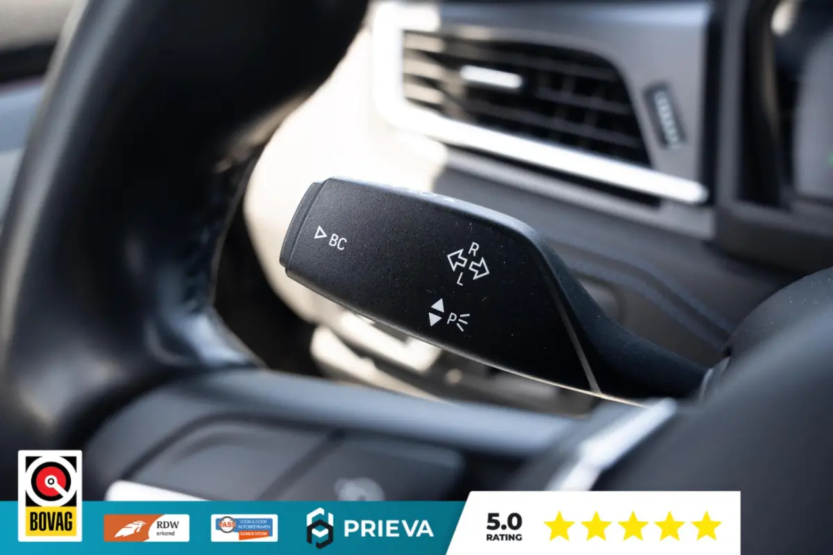 225xe M-Sport | Leder | Stoelverwarming | Memory