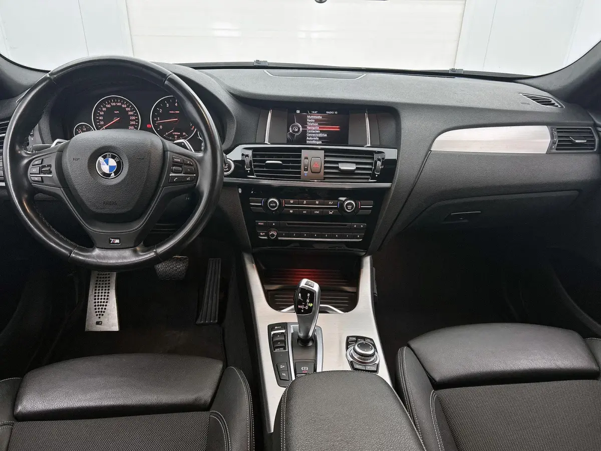 xDrive20i Executive | M SPORT PAKKET | NAVIGATIE | BLEUTOOTH | ELEKTRISCHE ACHTERKLEP |