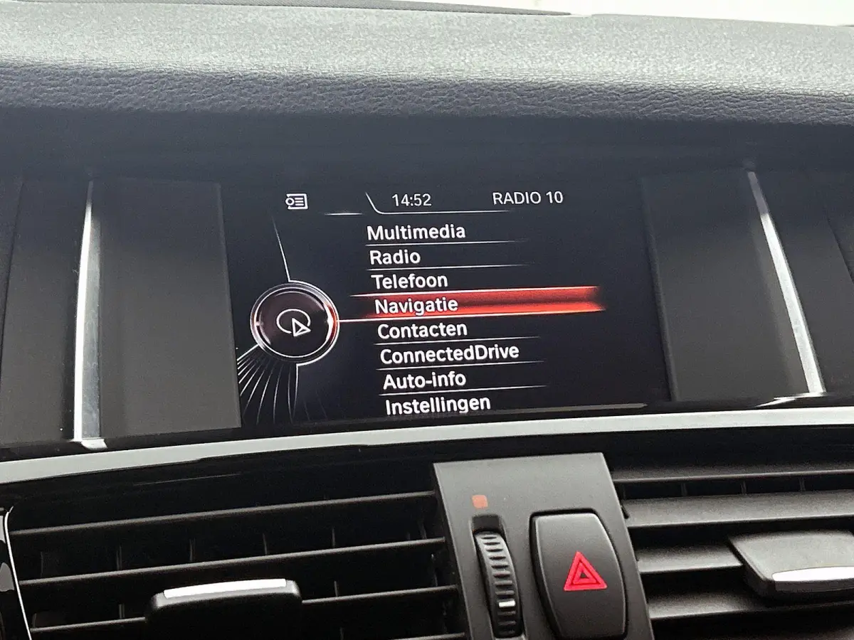 xDrive20i Executive | M SPORT PAKKET | NAVIGATIE | BLEUTOOTH | ELEKTRISCHE ACHTERKLEP |