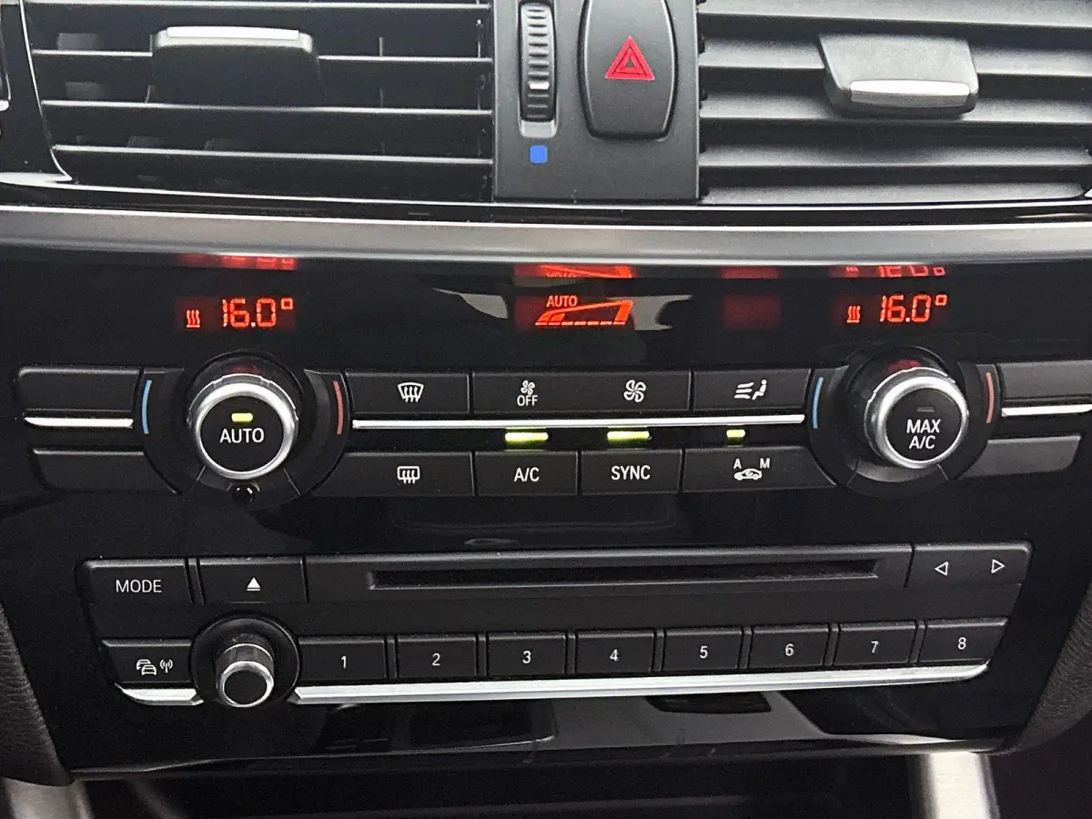 xDrive20i Executive | M SPORT PAKKET | NAVIGATIE | BLEUTOOTH | ELEKTRISCHE ACHTERKLEP |