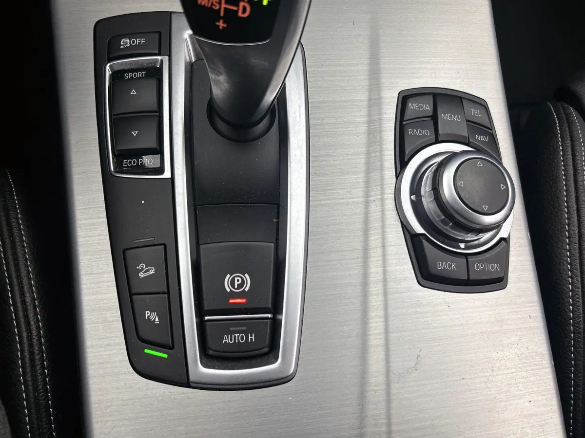 xDrive20i Executive | M SPORT PAKKET | NAVIGATIE | BLEUTOOTH | ELEKTRISCHE ACHTERKLEP |