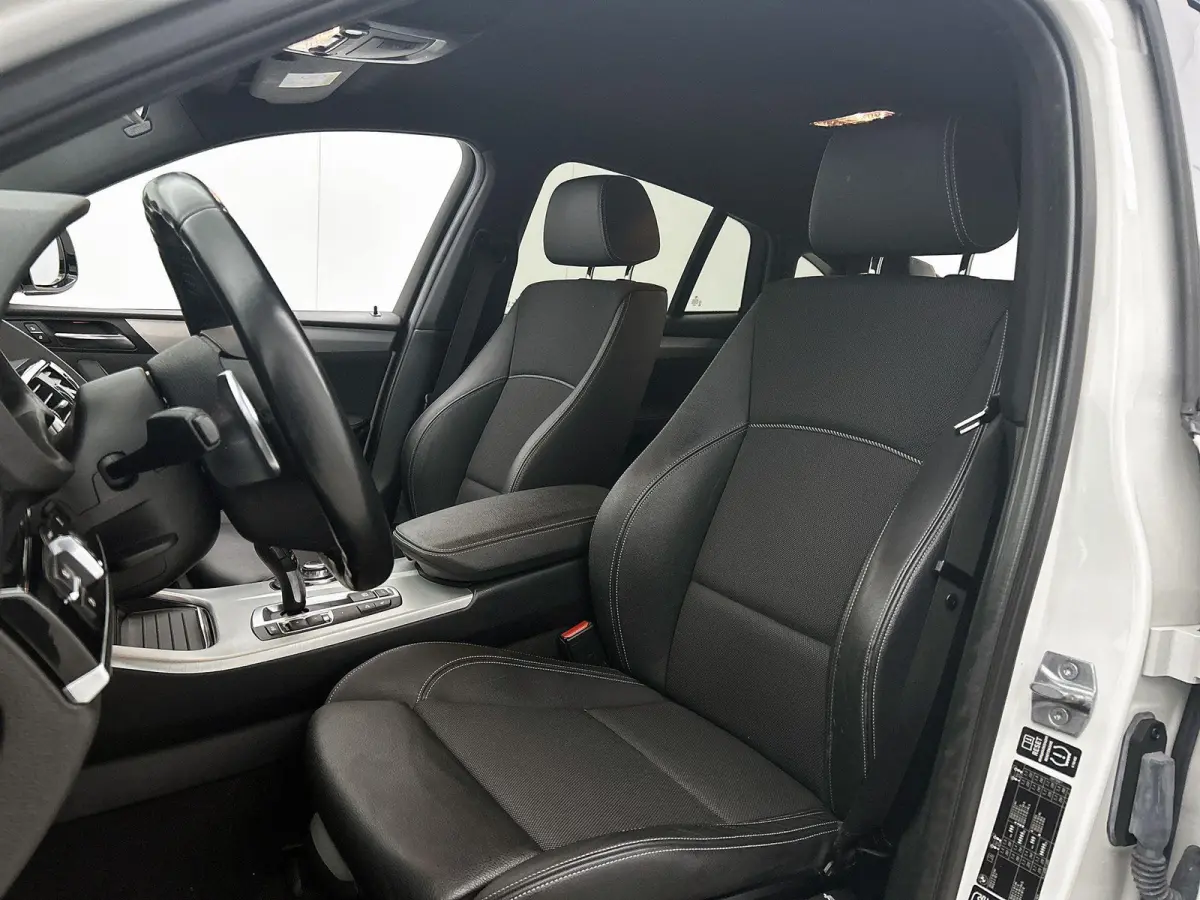 xDrive20i Executive | M SPORT PAKKET | NAVIGATIE | BLEUTOOTH | ELEKTRISCHE ACHTERKLEP |