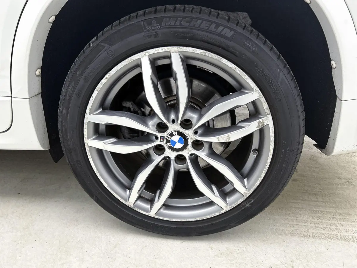 xDrive20i Executive | M SPORT PAKKET | NAVIGATIE | BLEUTOOTH | ELEKTRISCHE ACHTERKLEP |