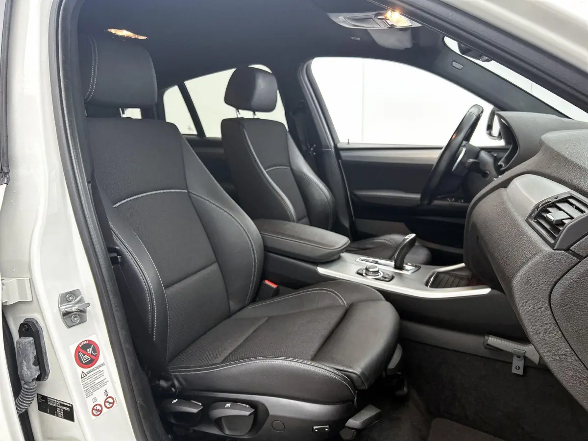 xDrive20i Executive | M SPORT PAKKET | NAVIGATIE | BLEUTOOTH | ELEKTRISCHE ACHTERKLEP |