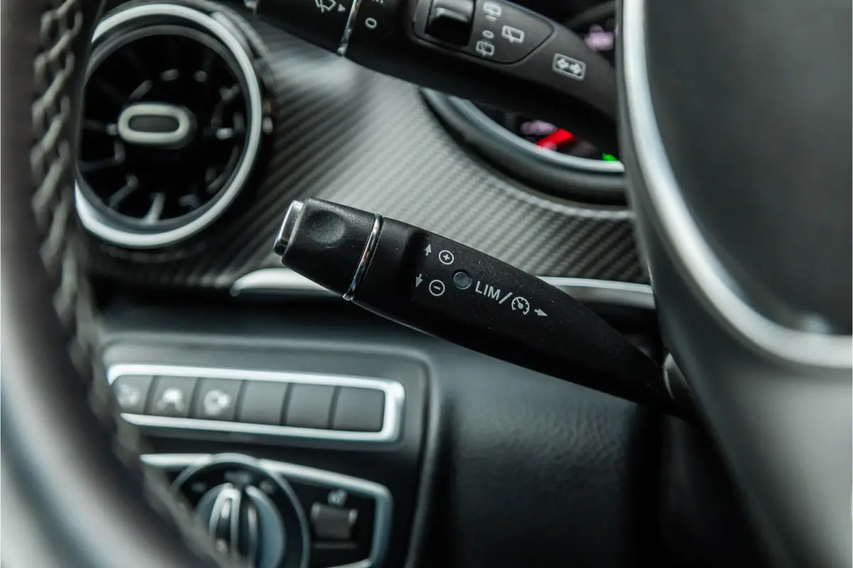 300d DC | AMG | 4-Matic | 360 Camera | Stoelventilatie | CarPlay | Navigatie | Lederen bekleding | Elek schuifdeuren | LED koplampen | Elek achterklep | DAB | V300 | V300d | Nieuwe APK | Dea