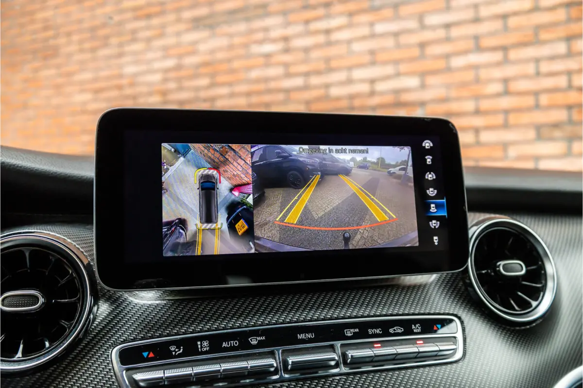 300d DC | AMG | 4-Matic | 360 Camera | Stoelventilatie | CarPlay | Navigatie | Lederen bekleding | Elek schuifdeuren | LED koplampen | Elek achterklep | DAB | V300 | V300d | Nieuwe APK | Dea
