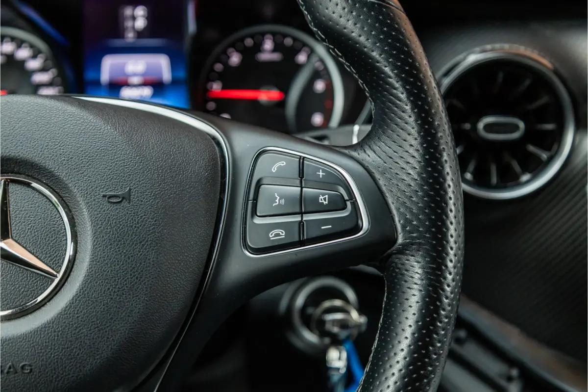 300d DC | AMG | 4-Matic | 360 Camera | Stoelventilatie | CarPlay | Navigatie | Lederen bekleding | Elek schuifdeuren | LED koplampen | Elek achterklep | DAB | V300 | V300d | Nieuwe APK | Dea