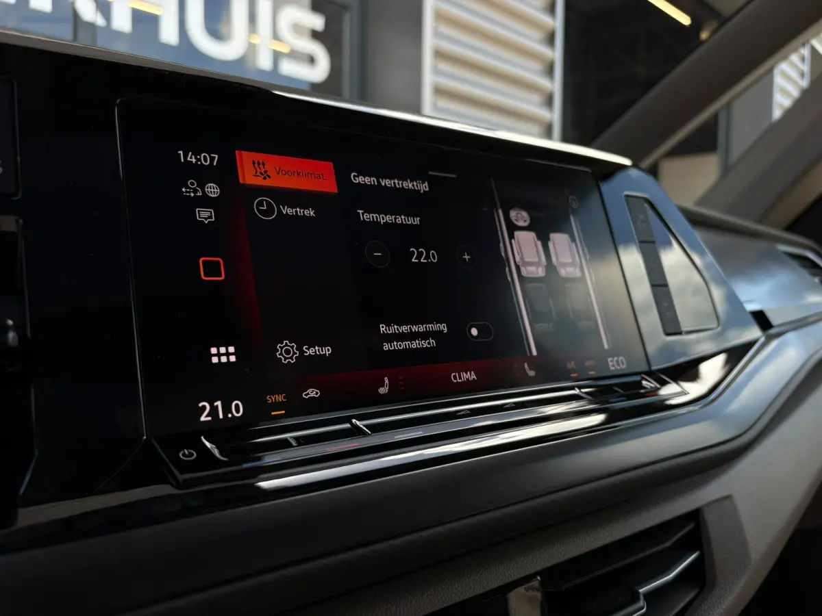 eHybrid 4MOTION L2 | Bulli | Glazen Dak | Trekhaak | 4 Seizoenen banden | Vis-A-Vis | IQ-Light