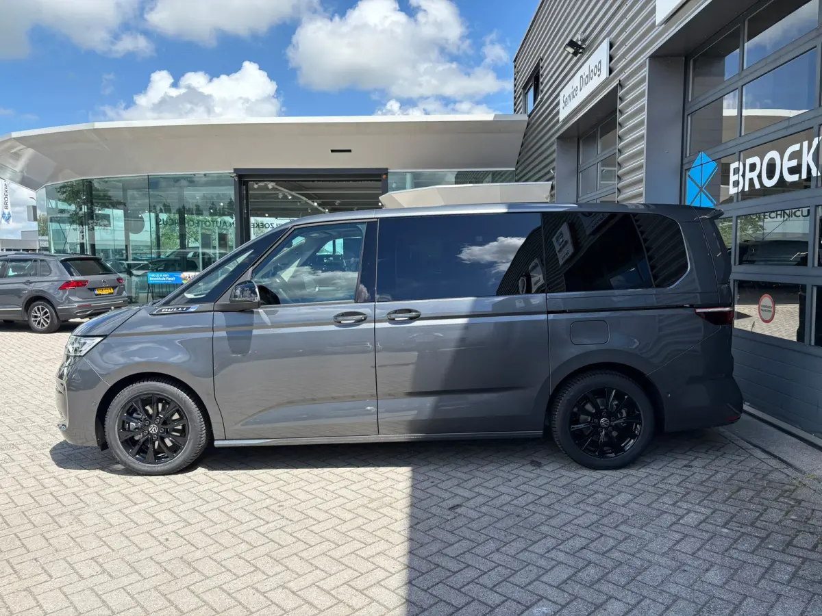 eHybrid 4MOTION L2 | Bulli | Glazen Dak | Trekhaak | 4 Seizoenen banden | Vis-A-Vis | IQ-Light