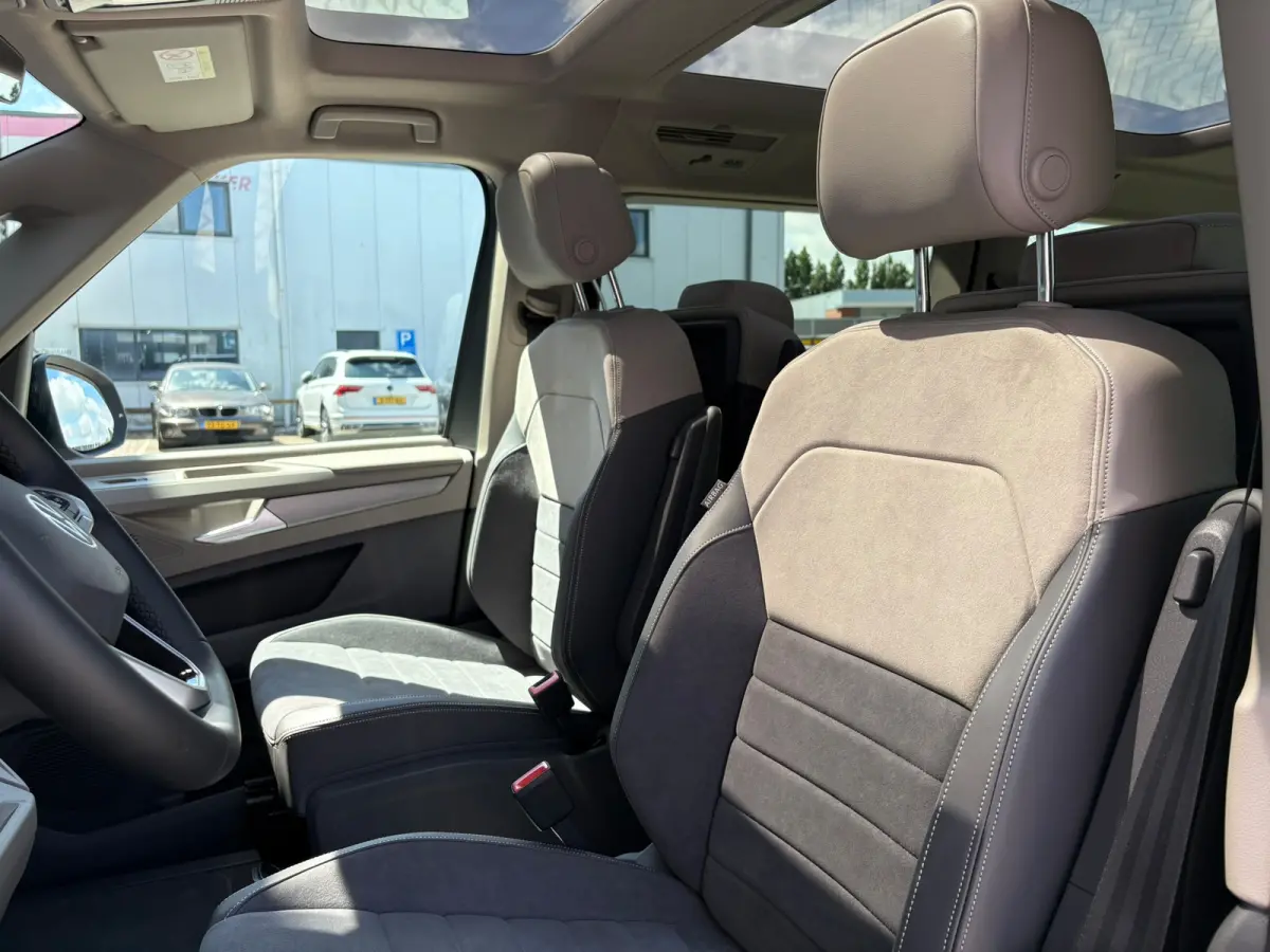 eHybrid 4MOTION L2 | Bulli | Glazen Dak | Trekhaak | 4 Seizoenen banden | Vis-A-Vis | IQ-Light