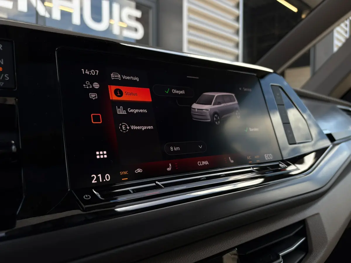 eHybrid 4MOTION L2 | Bulli | Glazen Dak | Trekhaak | 4 Seizoenen banden | Vis-A-Vis | IQ-Light