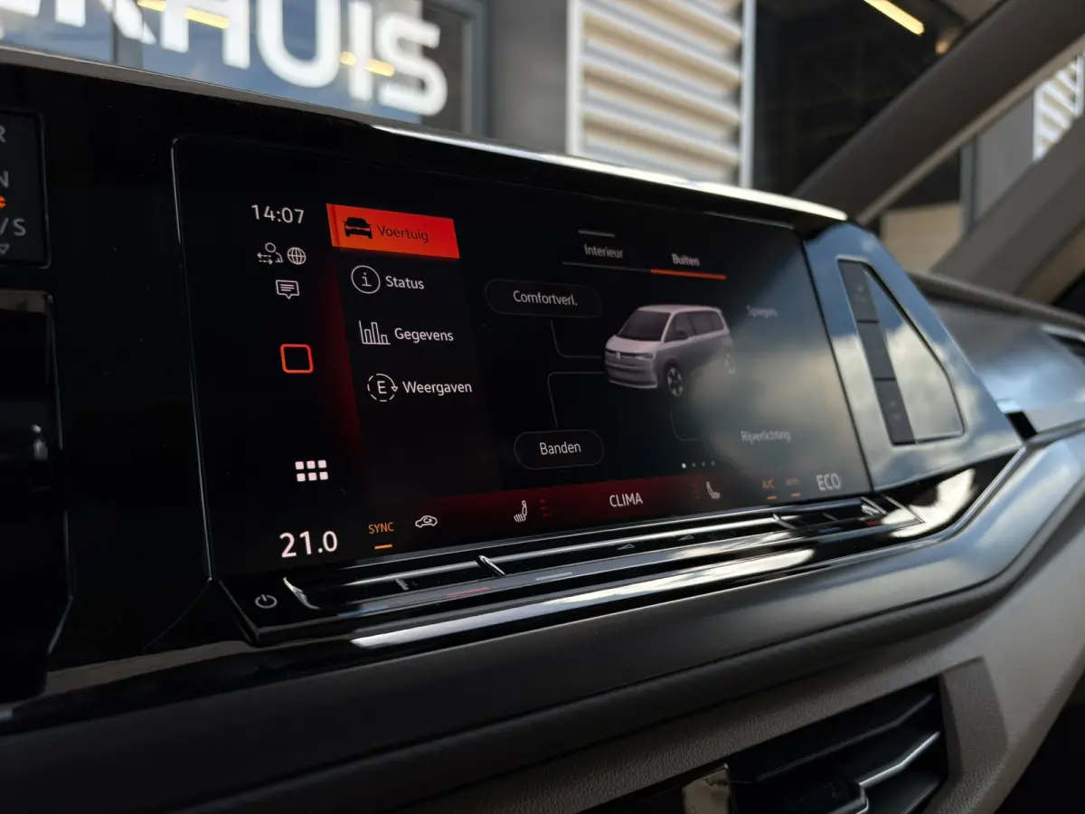 eHybrid 4MOTION L2 | Bulli | Glazen Dak | Trekhaak | 4 Seizoenen banden | Vis-A-Vis | IQ-Light