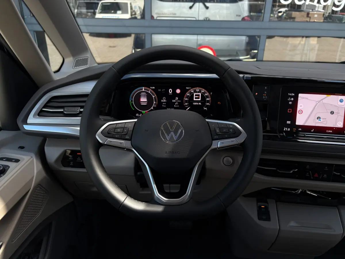 eHybrid 4MOTION L2 | Bulli | Glazen Dak | Trekhaak | 4 Seizoenen banden | Vis-A-Vis | IQ-Light
