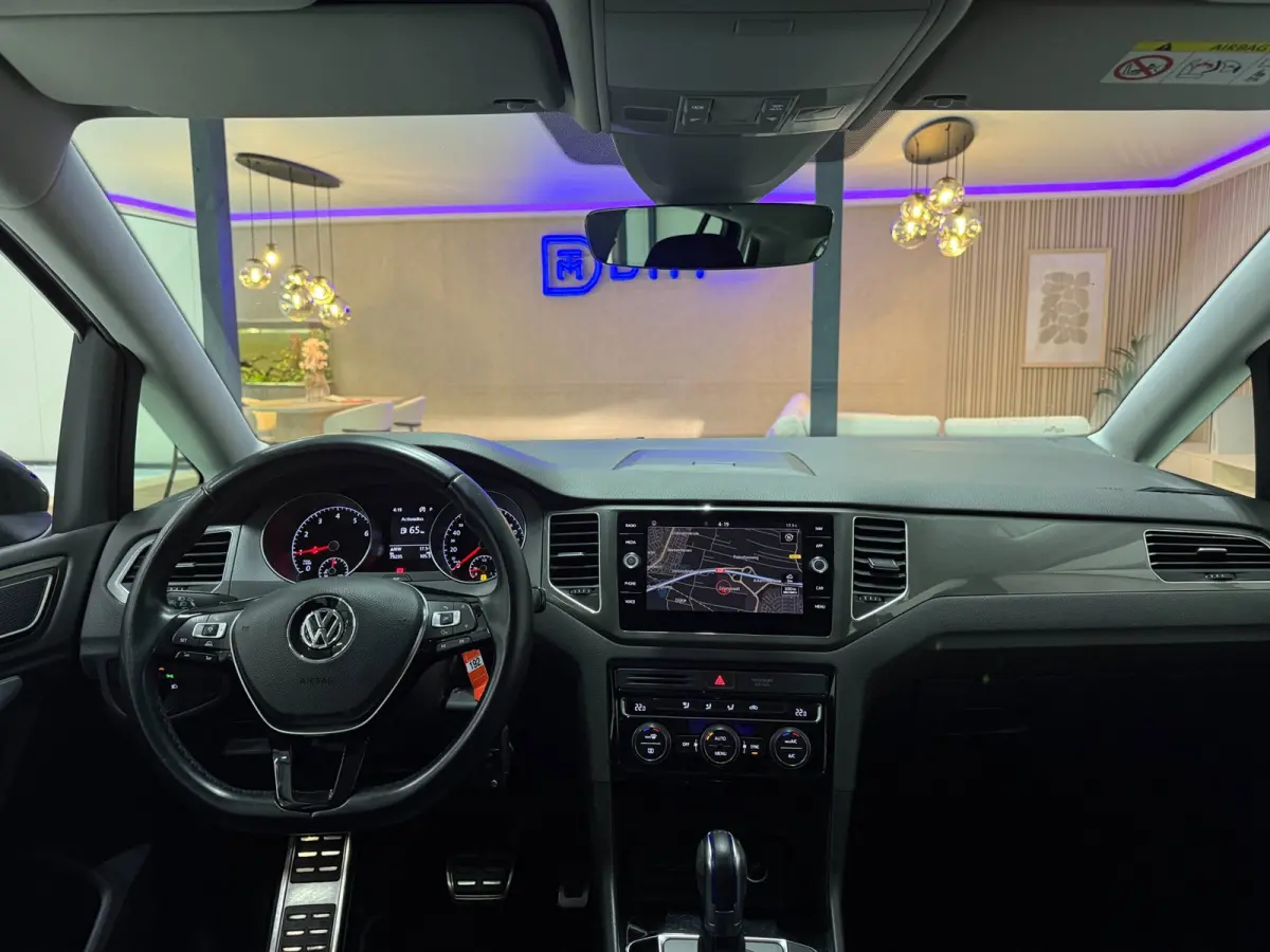 1.0 TSI Highline Aut. | Trekhaak | ACC | LED | Camera