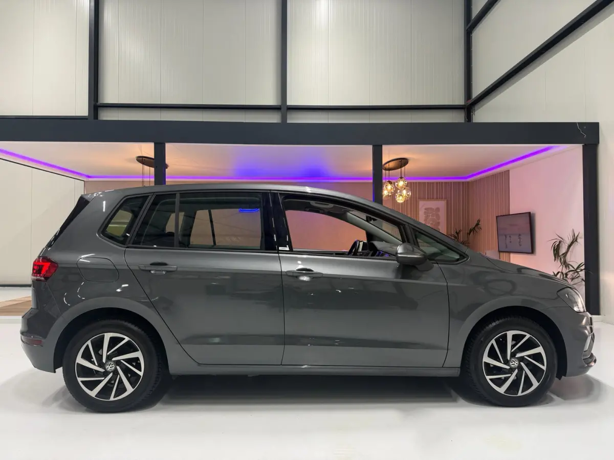 1.0 TSI Highline Aut. | Trekhaak | ACC | LED | Camera