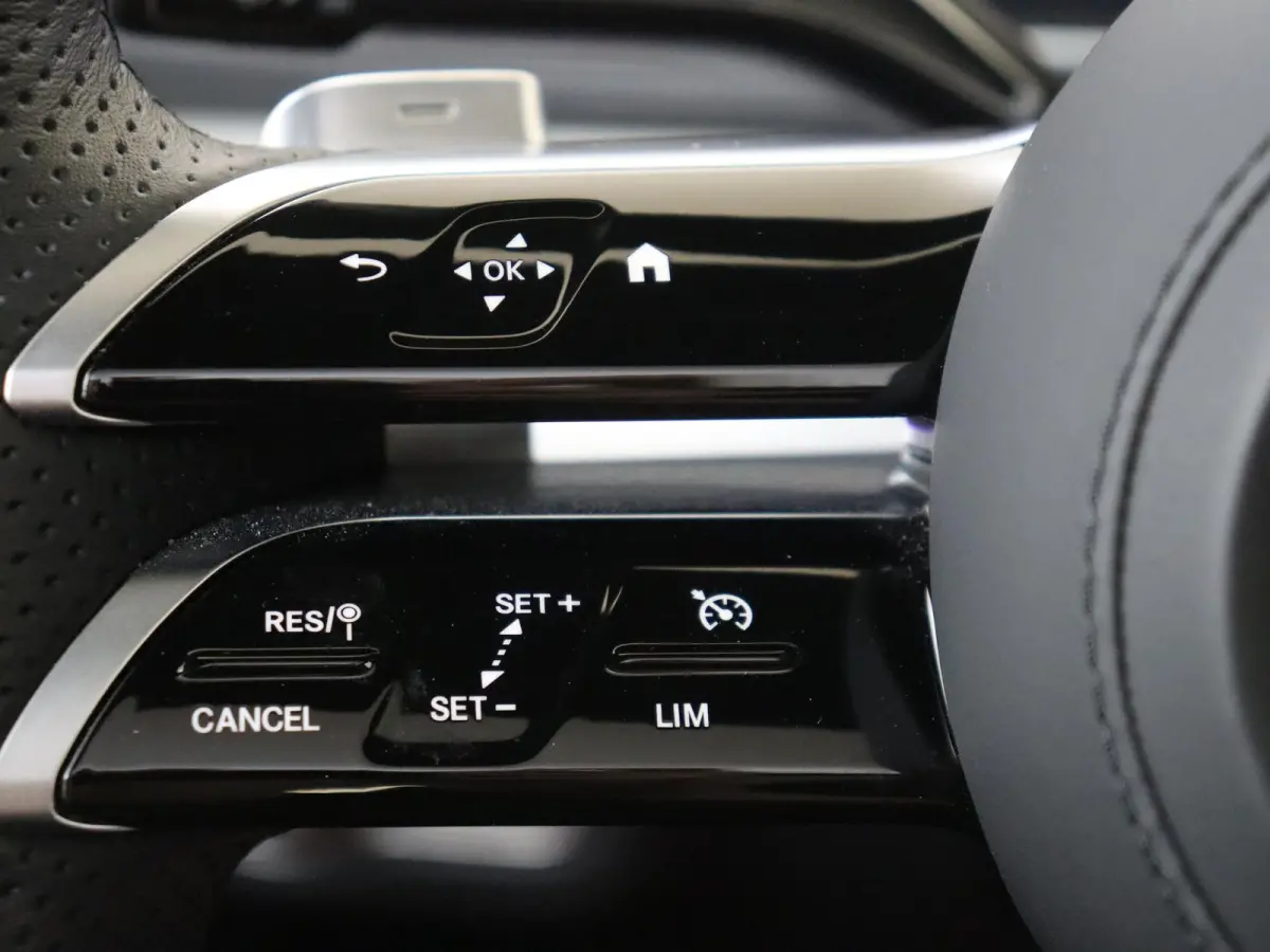 400 e 4MATIC AMG Line /Panoramadak / AIRMATIC/ Burmester/ Memory / 360Camera / 22 Inch