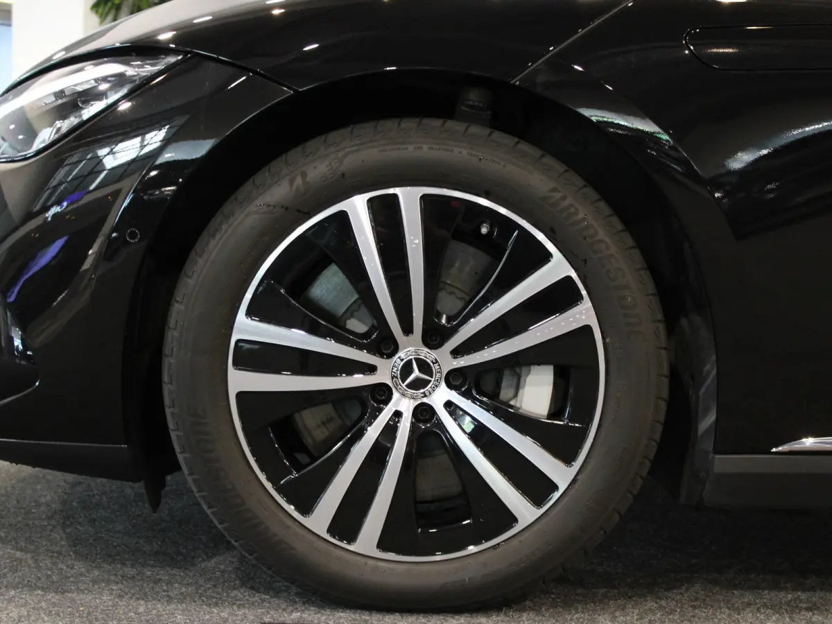 Limousine 300 Business Edition 89 kWh
