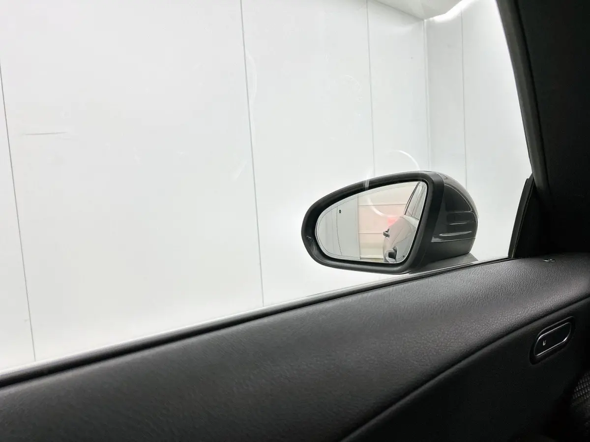 180 Business Solution | ACHTERUITRIJCAMERA | APPLE CARPLAY - ANDROID AUTO | ELEKTRISCHE KOFFERKLEP | STOELVERWARMING | CRUISE CONTROL | CLIMATE CONTROL | WIDE SCREEN |