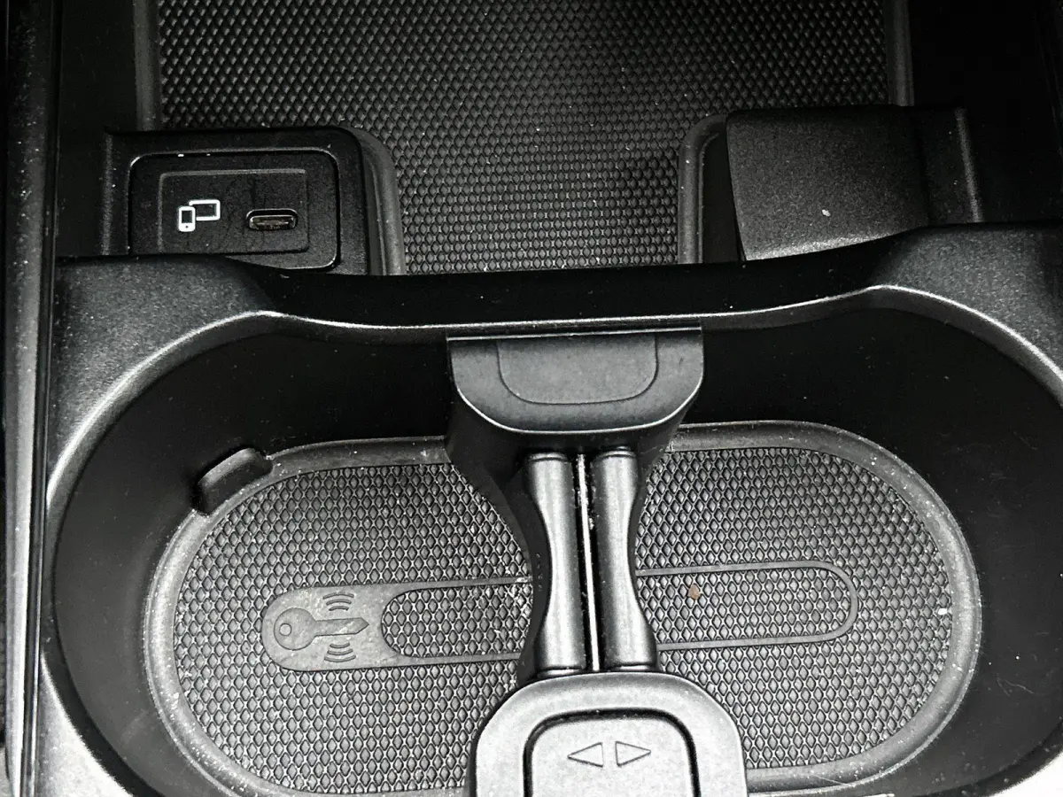 180 Business Solution | ACHTERUITRIJCAMERA | APPLE CARPLAY - ANDROID AUTO | ELEKTRISCHE KOFFERKLEP | STOELVERWARMING | CRUISE CONTROL | CLIMATE CONTROL | WIDE SCREEN |