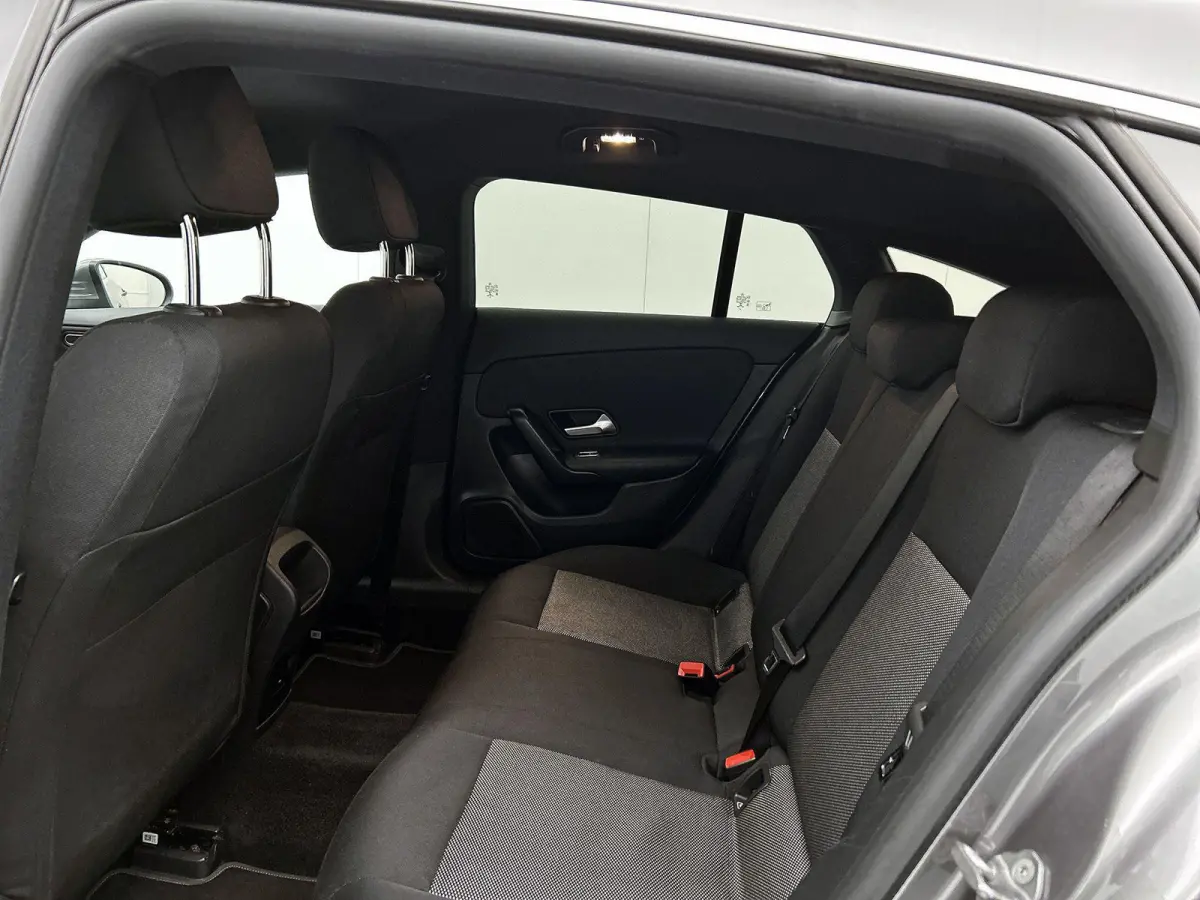 180 Business Solution | ACHTERUITRIJCAMERA | APPLE CARPLAY - ANDROID AUTO | ELEKTRISCHE KOFFERKLEP | STOELVERWARMING | CRUISE CONTROL | CLIMATE CONTROL | WIDE SCREEN |
