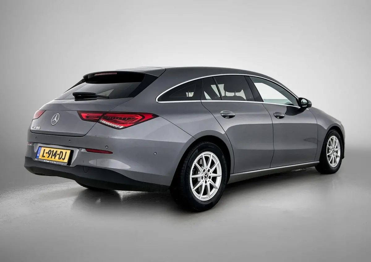 180 Business Solution | APPLE CARPLAY | NAVIGATIE | ELEKTRISCHE ACHTERKLEP | BLUETOOTH | CRUISE CONTROL | STOELVERWARMING |