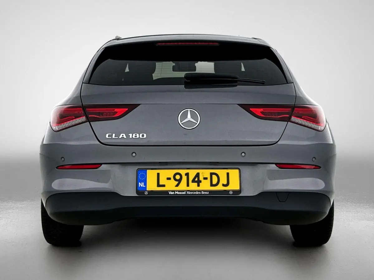 180 Business Solution | APPLE CARPLAY | NAVIGATIE | ELEKTRISCHE ACHTERKLEP | BLUETOOTH | CRUISE CONTROL | STOELVERWARMING |