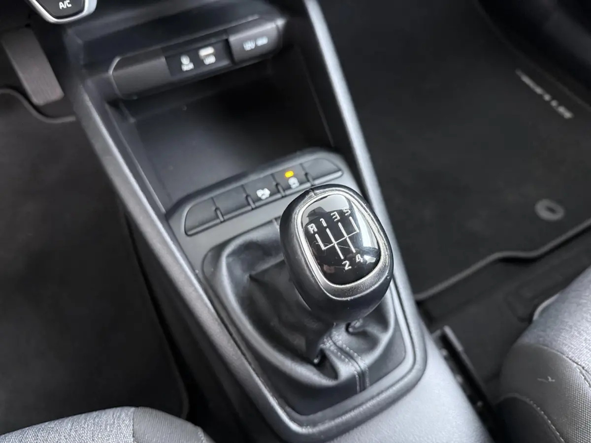1.0 T-GDi DynamicLine | Apple CarPlay | Navigatie | Achteruitrijcamera |