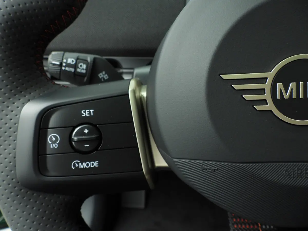 E John Cooper Works Uitvoering | M Pakket