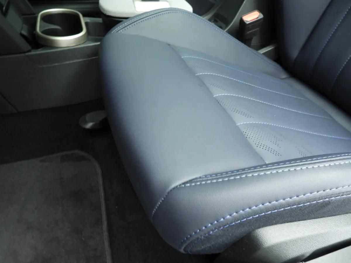 Cooper C Favoured M pakket / Panoramadak / JCW Stoelen / Harman-Kardon / Head-up / LED / Park assist / Alu wielen 17 inch