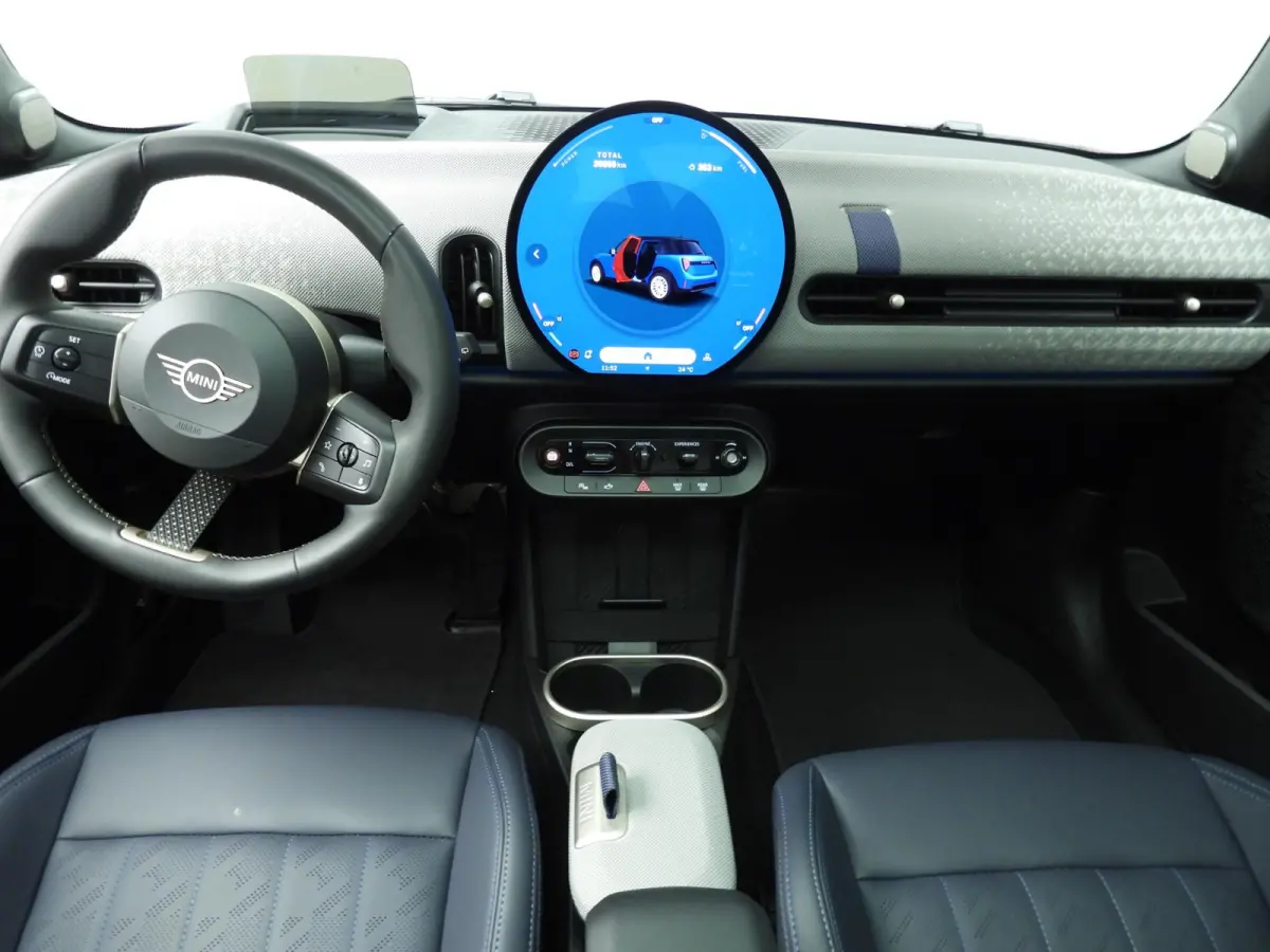 Cooper C Favoured M pakket / Panoramadak / JCW Stoelen / Harman-Kardon / Head-up / LED / Park assist / Alu wielen 17 inch