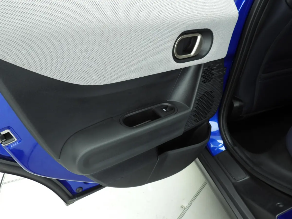 Cooper C Favoured M pakket / Panoramadak / JCW Stoelen / Harman-Kardon / Head-up / LED / Park assist / Alu wielen 17 inch