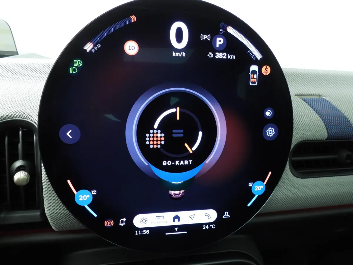 Cooper C Favoured M pakket / Panoramadak / JCW Stoelen / Harman-Kardon / Head-up / LED / Park assist / Alu wielen 17 inch