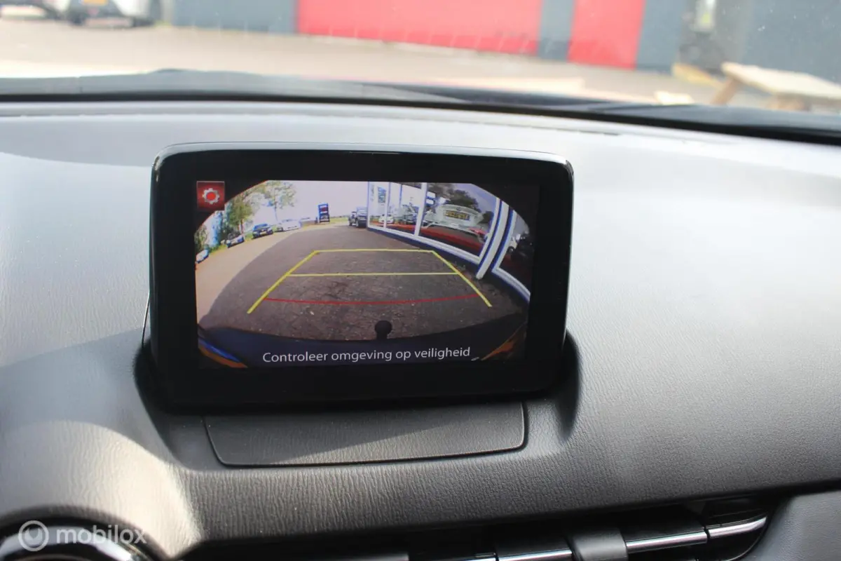 2.0 SkyActiv-G 121 Luxury HUD/18Inch/Carplay/Camera