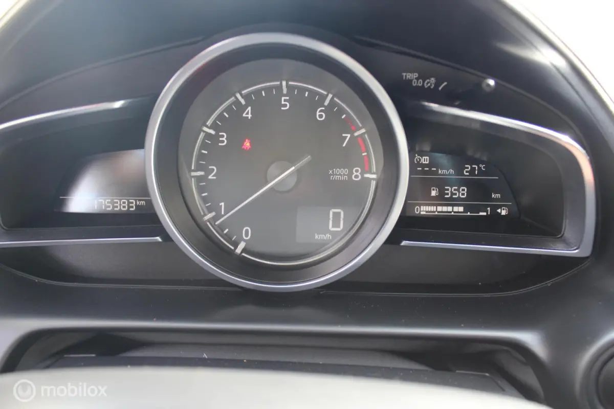 2.0 SkyActiv-G 121 Luxury HUD/18Inch/Carplay/Camera