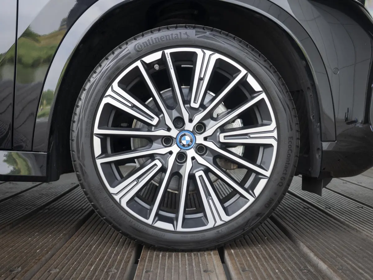 xDrive25e SoH 98% | M Sportpakket | Travel Pack | Achteruitrijcamera | Panoramadak | Trekhaak