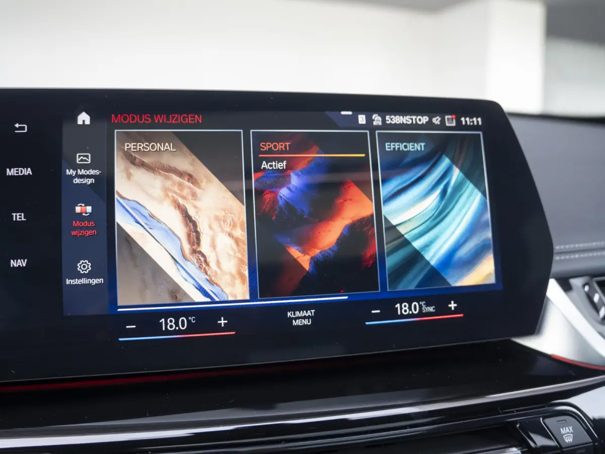 xDrive25e SoH 98% | M Sportpakket | Travel Pack | Achteruitrijcamera | Panoramadak | Trekhaak