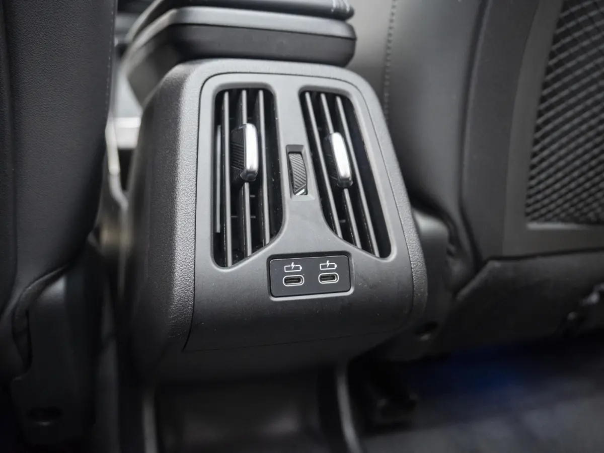 xDrive25e SoH 98% | M Sportpakket | Travel Pack | Achteruitrijcamera | Panoramadak | Trekhaak